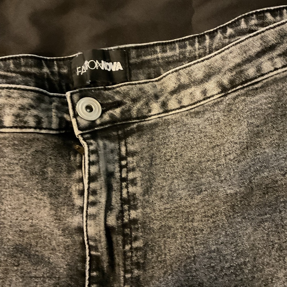 Fashion Nova Side Slit Stretch Slim Bootcut Jeans - Black Wash - Picture 7 of 8